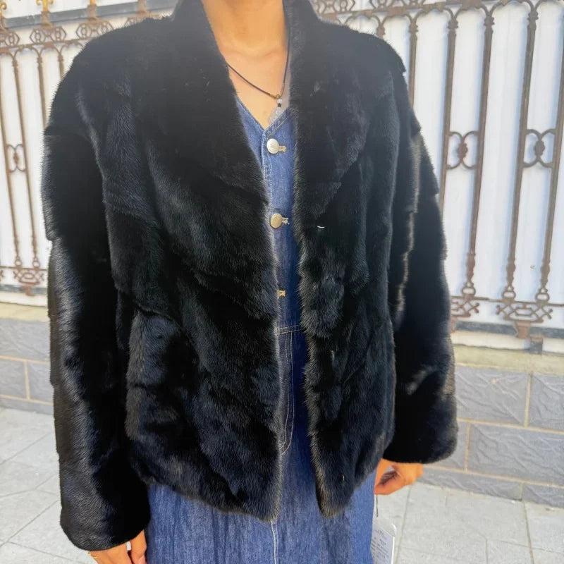 Real mink fur material, women's coat, V-neck design, short high-quality women's jacket