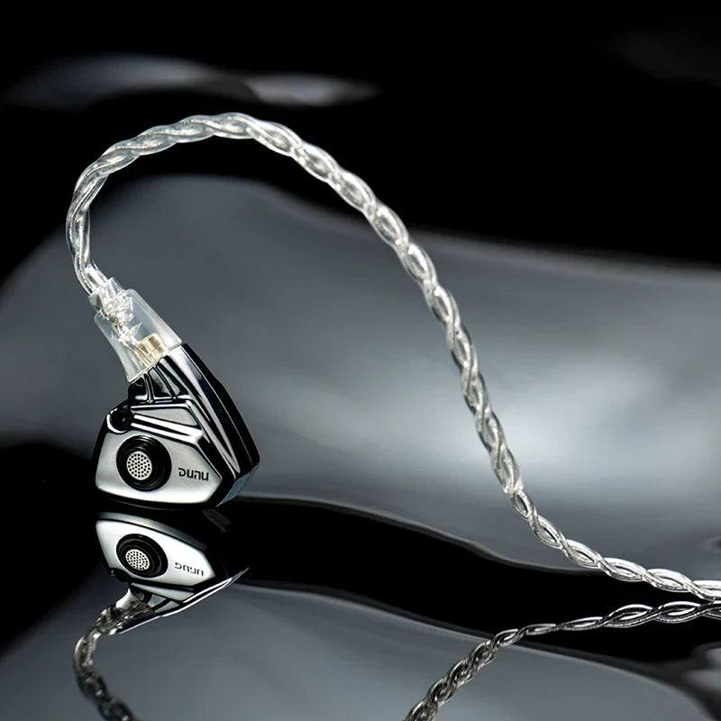 DUNU TITANS Hi-res HIFI In-ear Earphone 11mm Dynamic Driver Monitor IEM Earbuds 2Pin 0.78mm Detachable Cable Headset TITAN S