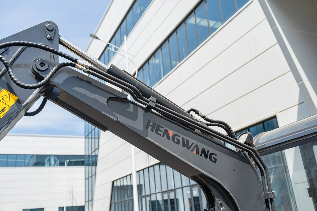2.5 Ton Diesel Mini Excavator – Compact Crawler Digger with Hydraulic Controls