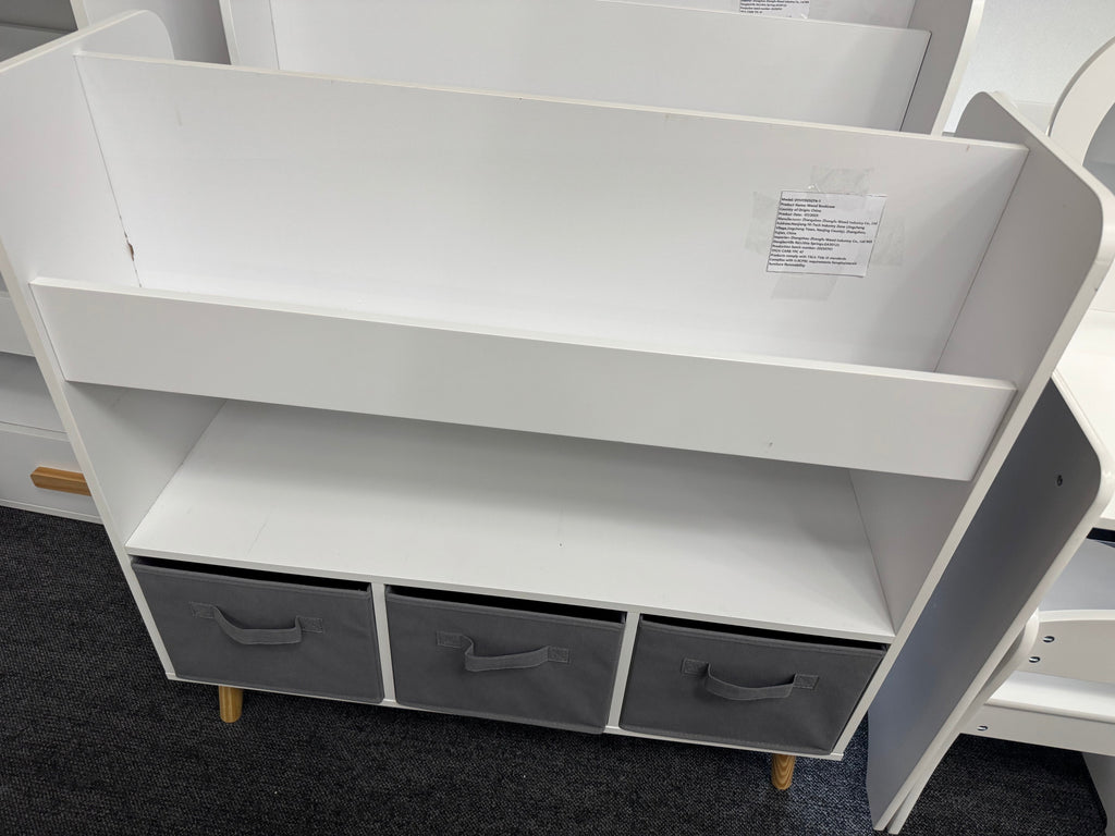 Kids Bookshelf with 3 Fabric Bins