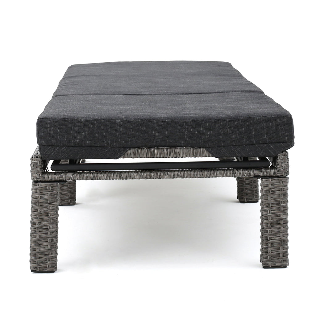 Puerta KD Chaise Lounge, Mixed