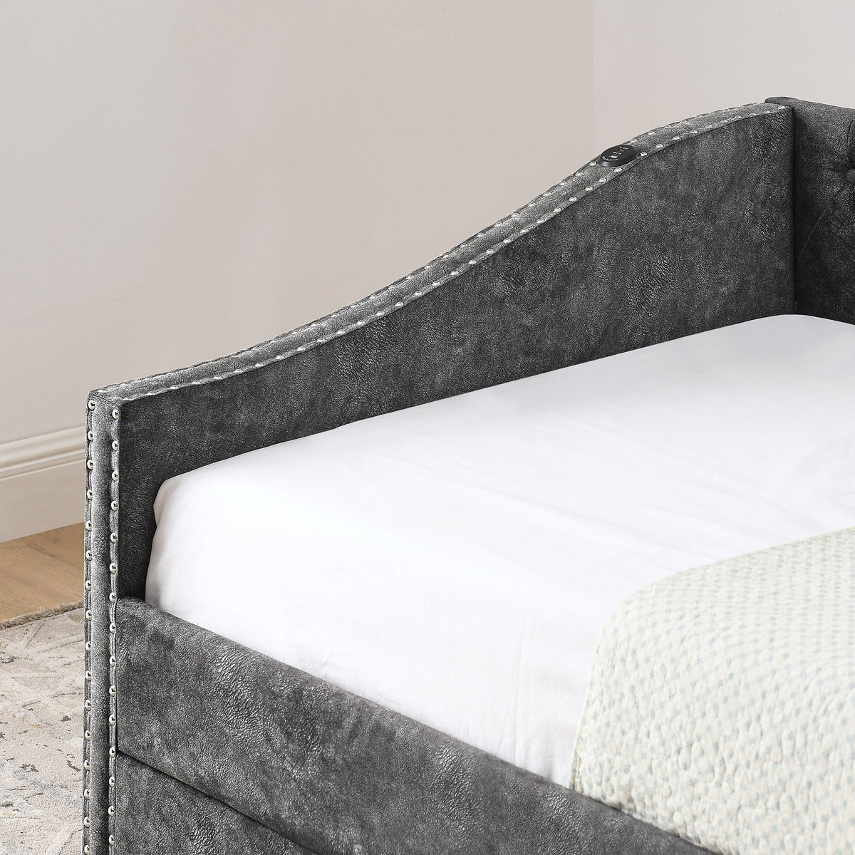 Twin Size Daybed with USB Charging & Pull-out Extendable Bed