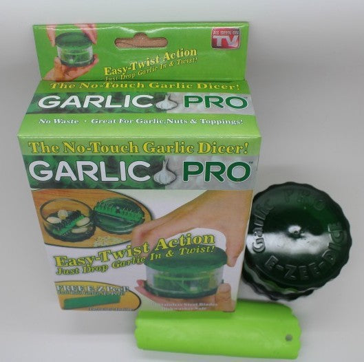 Lightweight Garlic Peeler – Mesh Garlic Press for Quick, Clean Peeling