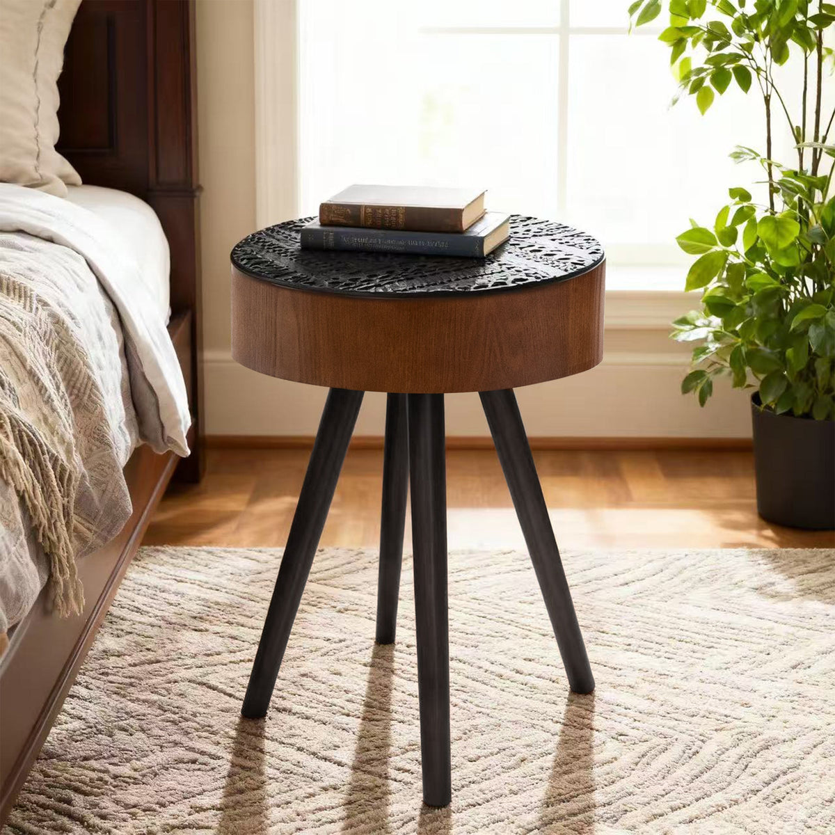 15.7" Round Small Drink Table with Solid Wood Legs