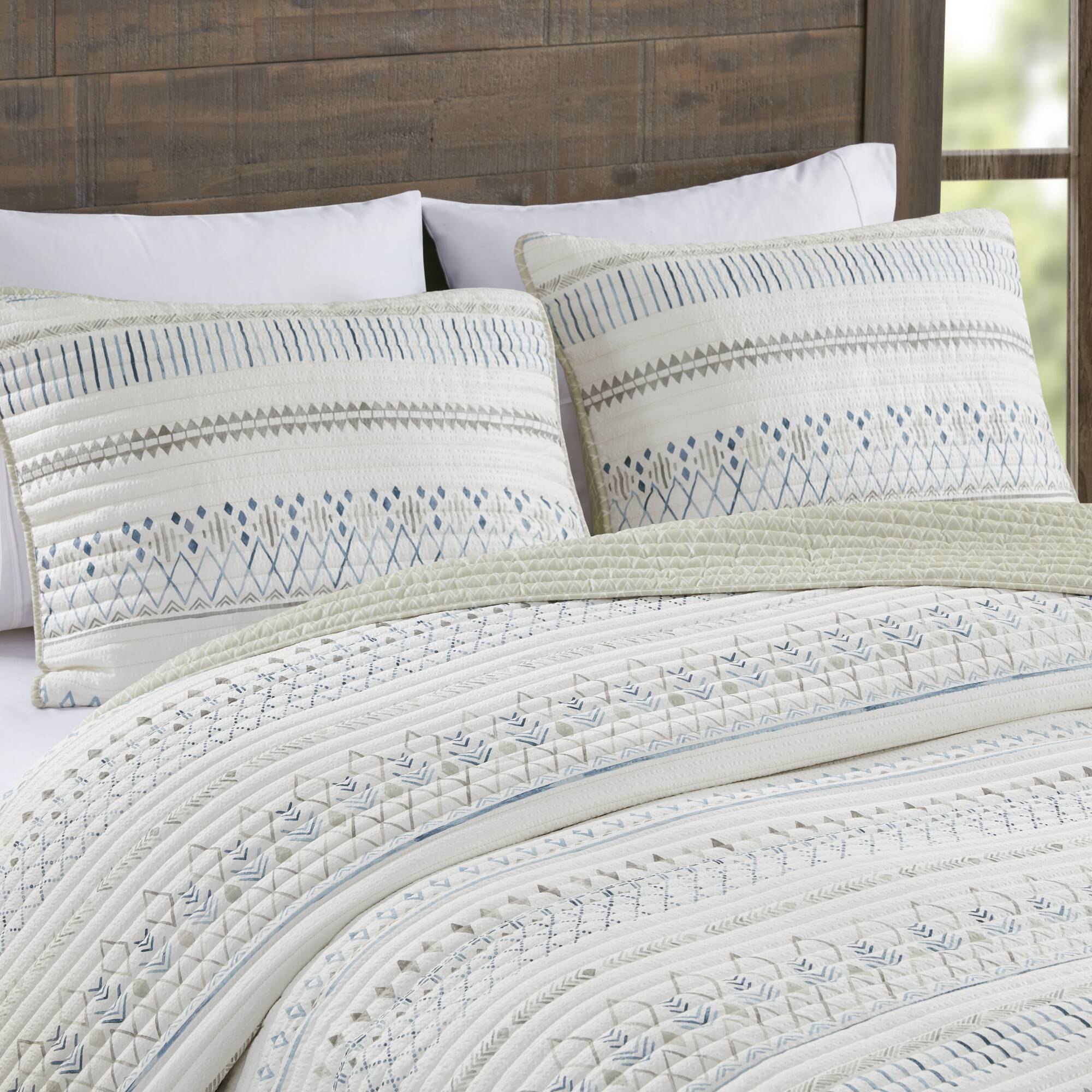 3 Piece Seersucker Quilt Set Taupe/Blue Full/Queen