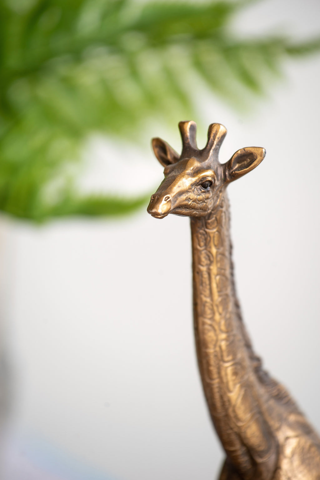 5.9" Giraffe Statuette - Animal Statue Décor