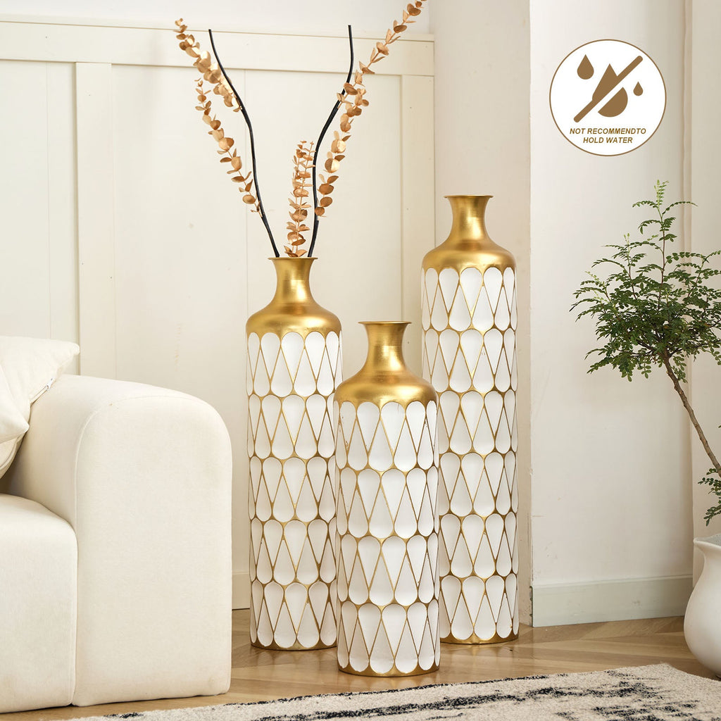 Set of 3 Elegant Vases