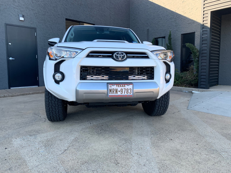 Cali Raised LED Cali Raised 14-24 Toyota 4Runner 32In Hidden Grille LED Light Bar Brackets - One Spot Beam/LED Bar CR2477