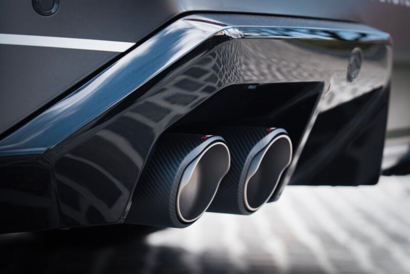 Akrapovic 2024+ BMW M5 (G90,G99) Round Carbon Fiber Tail Pipe Set TP-CT/78