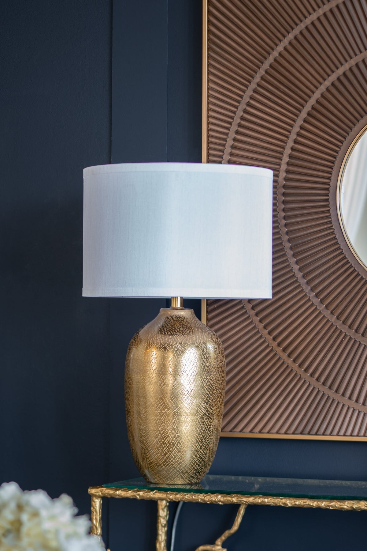 D15x25.7" Round Aluminum Sheet - Elegant Table Lamp