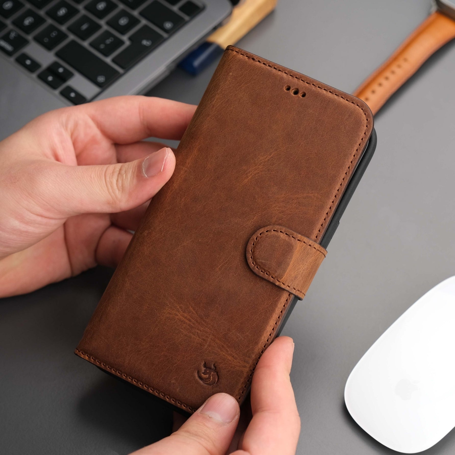 Casper Leather iPhone 14 Pro Wallet Case | MagSafe