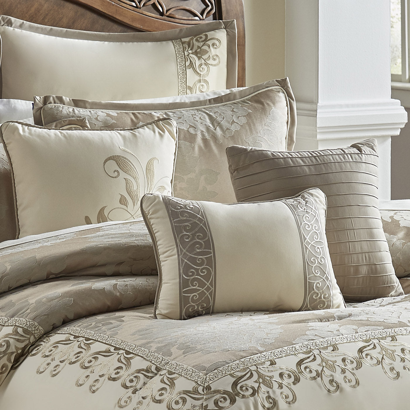 Hillcrest 9 Pc Queen Comforter Set