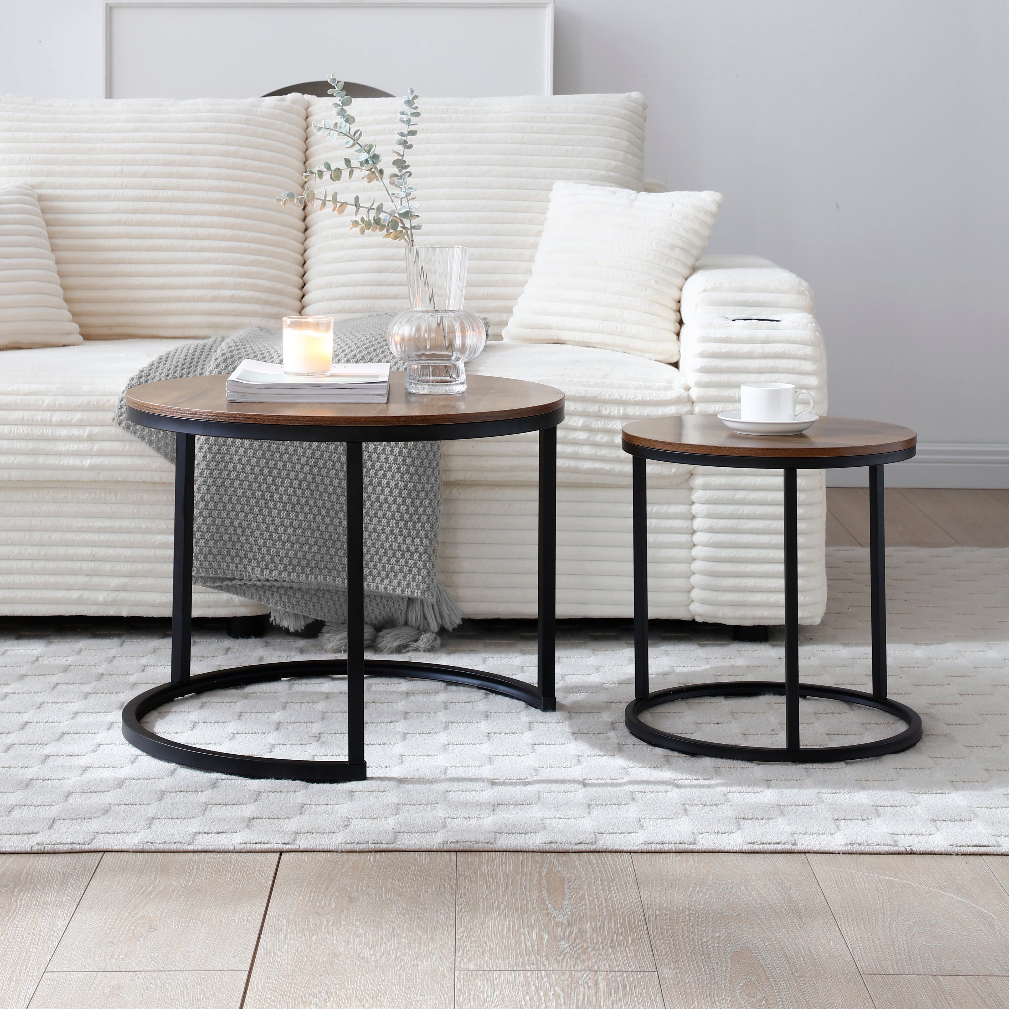 Set of 2 Round Nesting Coffee Tables