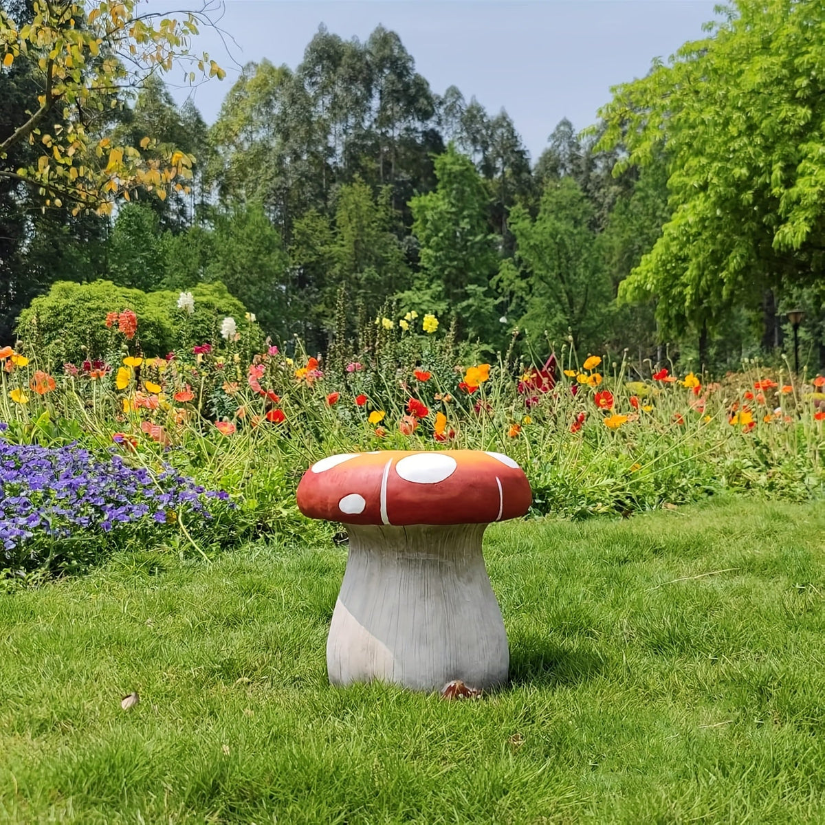 13.4" Oversized Mushroom Statue Stool