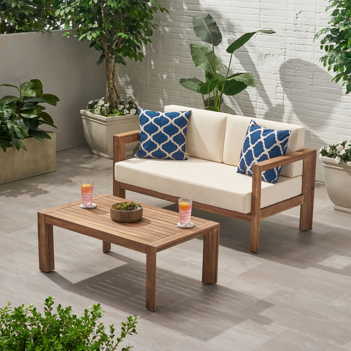 Genser Loveseat & Coffee Table