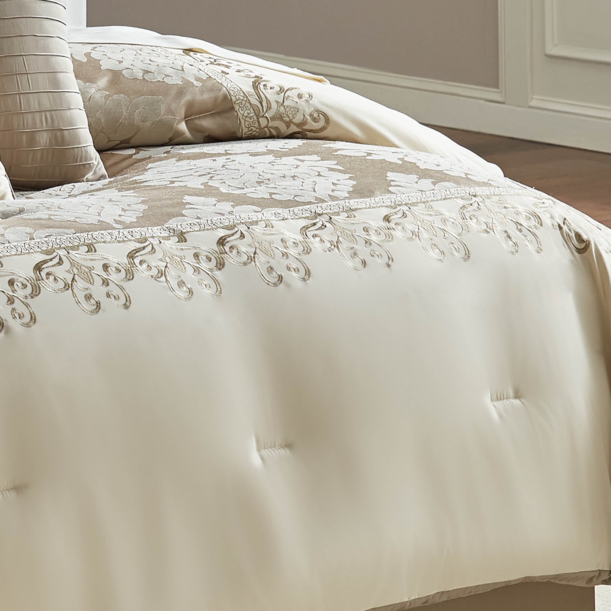 Hillcrest 9 Pc Queen Comforter Set