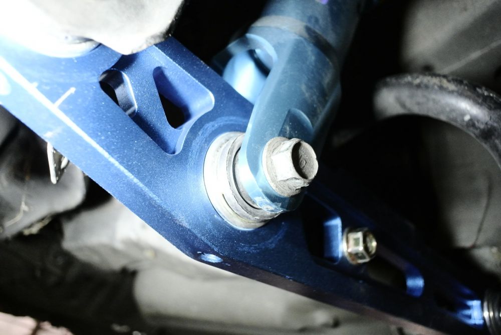 Megan Racing Rear Lower Control Arm for 1988-1995 Honda Civic Spherical Bushing - MRS-HA-HC92-V2-II