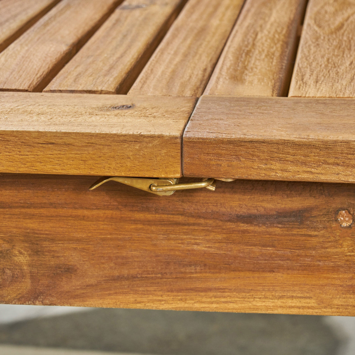 Outdoor Expandable Acacia Wood Dining Table